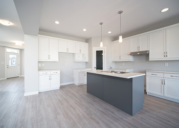 11. Making it Pretty - 358 Bonaventure Interior Kitchen Photo